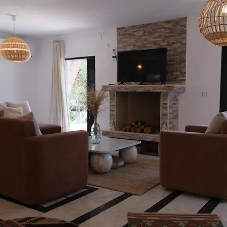 Private Pool Cem Vila *