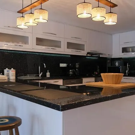 Private Pool Cem Vila *