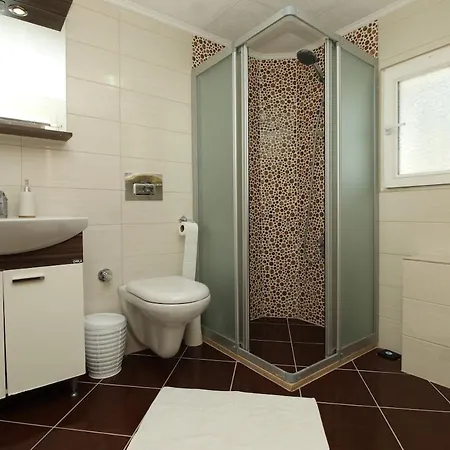 Private Pool Cem Vila *